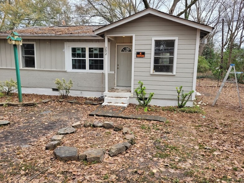 202 Fisher St, Batesville, MS for sale - Primary Photo - Image 1 of 1