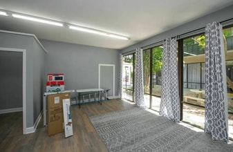 2595 Tamiami Trl, Port Charlotte, FL for lease Interior Photo- Image 2 of 4