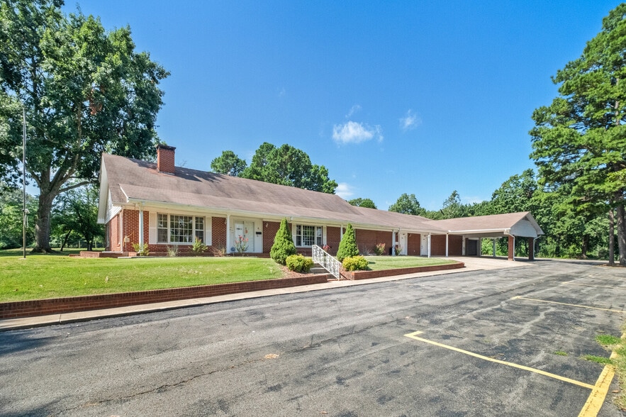 1400 Locust st, Stilwell, OK for sale - Building Photo - Image 2 of 48