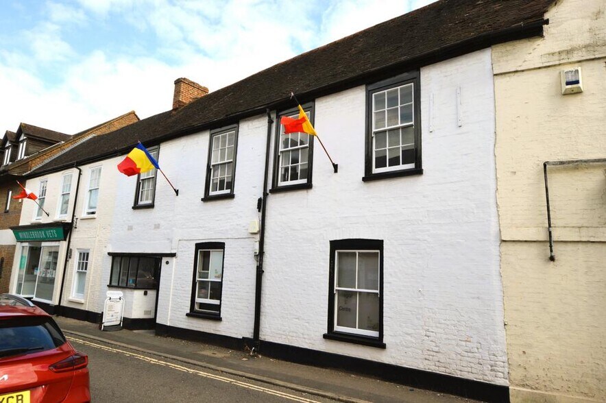 44 High St, Bagshot à louer - Photo du bâtiment - Image 2 de 2