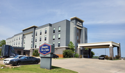 Hampton Inn & Suites Stroud - Motel