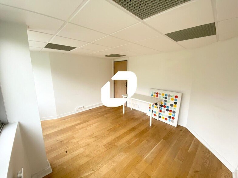Bureau dans Boulogne-Billancourt à louer - Photo du bâtiment - Image 3 de 12