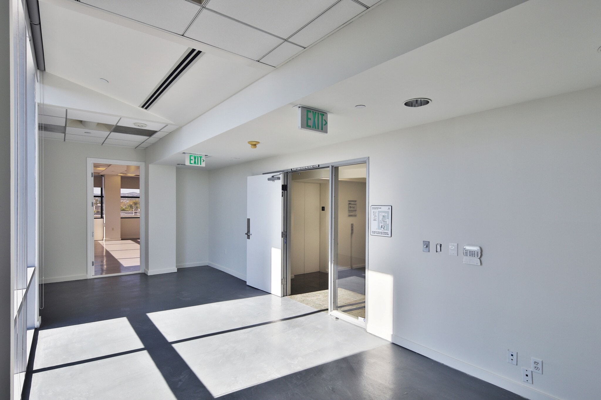 8201 Beverly Blvd, Los Angeles, CA for lease Interior Photo- Image 1 of 6