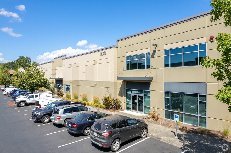 830 SW 34th St, Renton, WA for lease - Primary Photo - Image 2 of 5