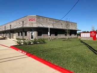 More details for 2519 N Frazier St, Conroe, TX - Office for Lease