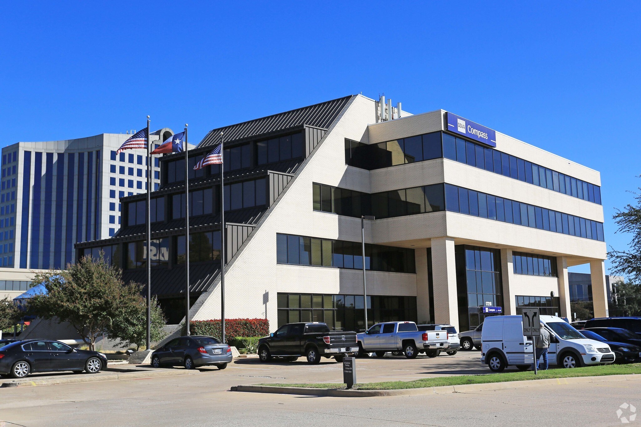 17218 Preston Rd, Dallas, TX à louer Photo du bâtiment- Image 1 de 11
