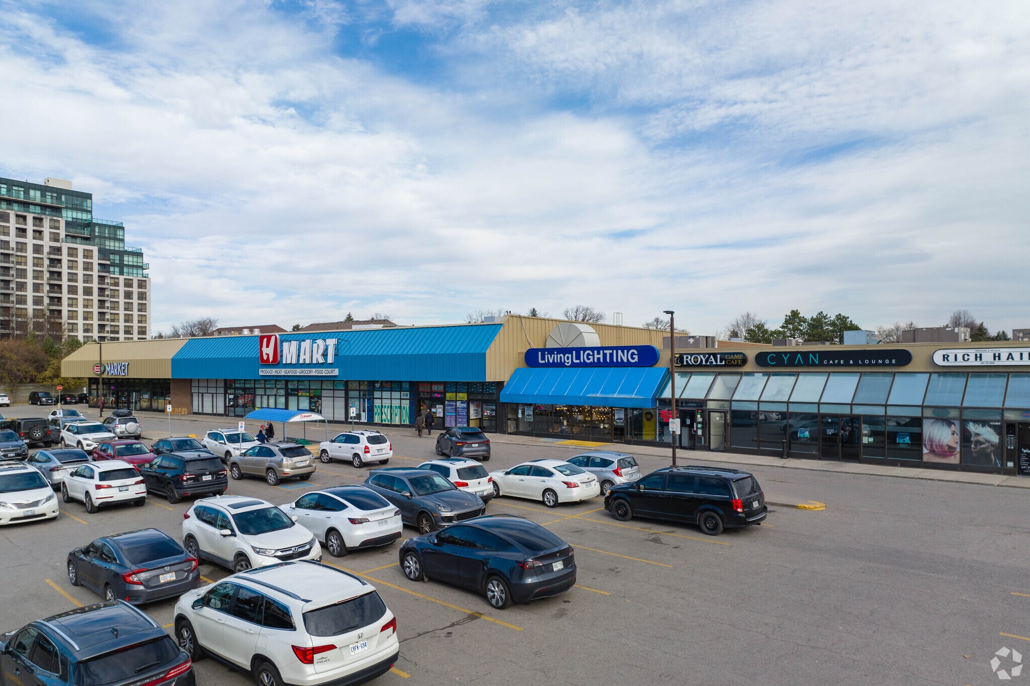 9737 Yonge St, Richmond Hill, ON for sale Primary Photo- Image 1 of 1