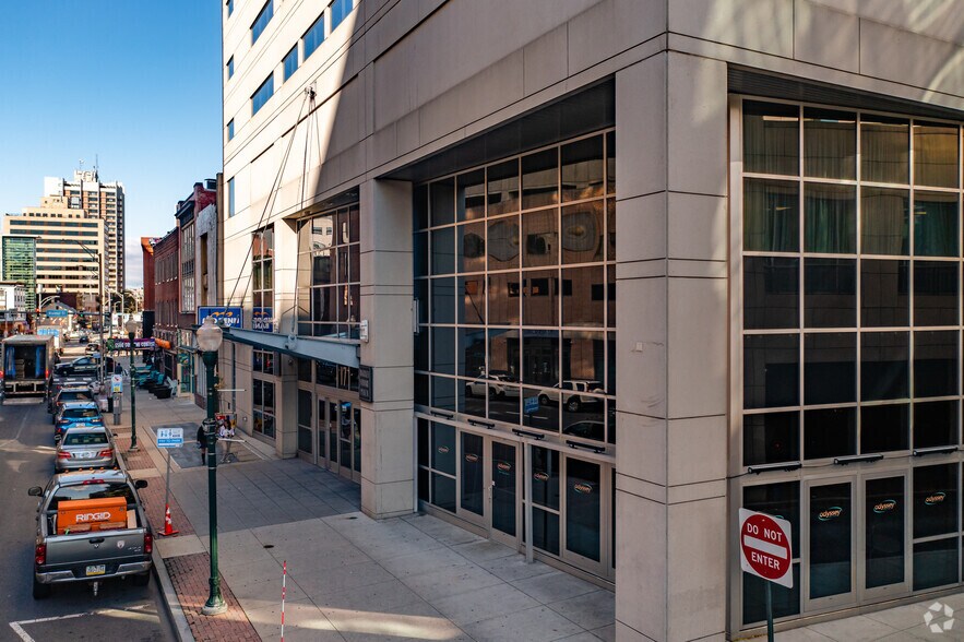 17 N 2nd St, Harrisburg, PA à louer - Photo du bâtiment - Image 2 de 9