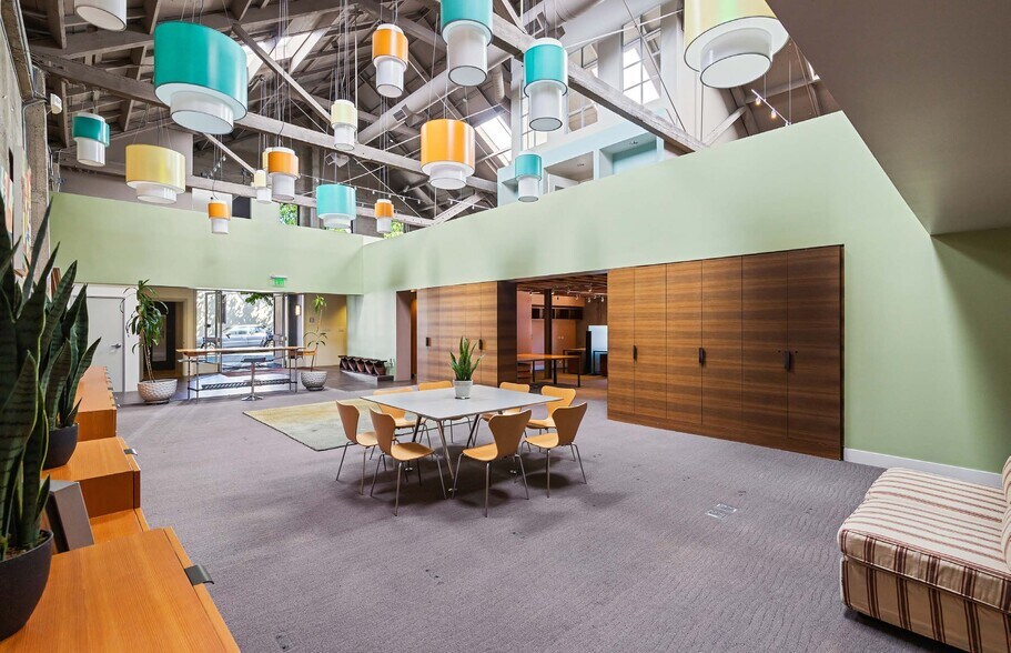 87 McLea Ct, San Francisco, CA à louer - Photo intérieure - Image 3 de 5