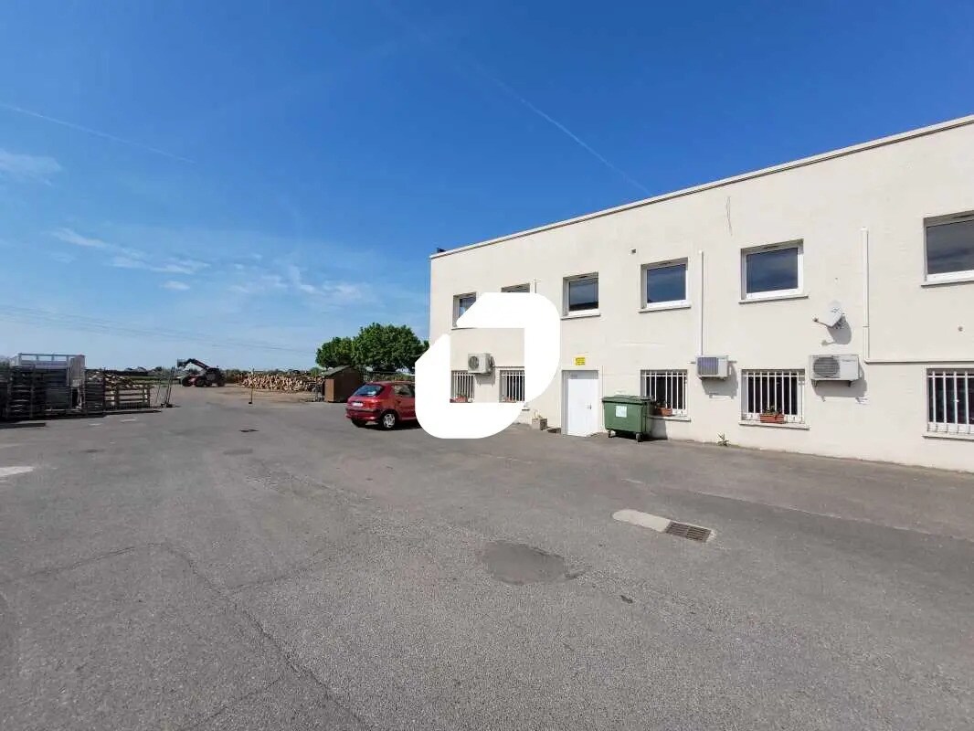 Flex in Sainte-Geneviève-des-Bois for lease Building Photo- Image 1 of 16