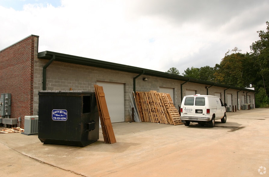 301 Hickory Ridge Trl, Woodstock, GA for lease - Building Photo - Image 3 of 5