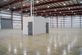 101 Spacegate Dr NW, Huntsville, AL for lease Interior Photo- Image 1 of 3