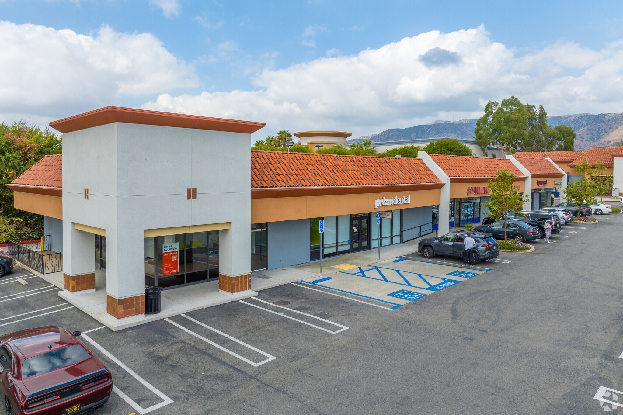 1335-1355 Foothill Blvd, La Verne, CA à vendre Photo principale- Image 1 de 9