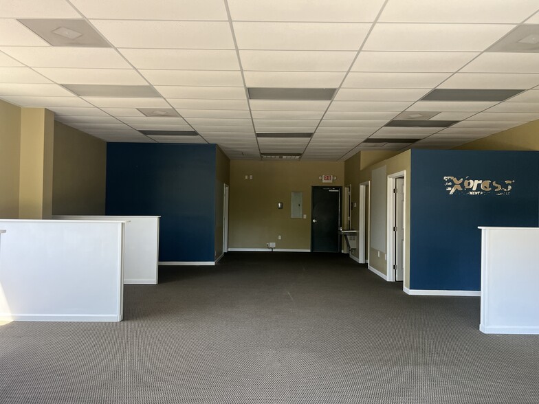 7325 Saint Andrews Rd, Irmo, SC for lease - Interior Photo - Image 3 of 10