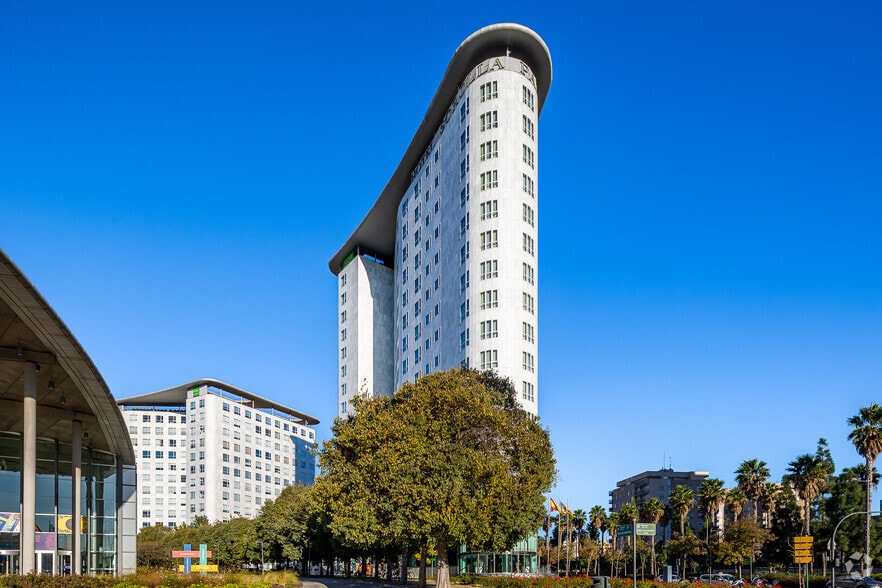 Avinguda de les Corts Valencianes, 58, València, Valencia for lease - Primary Photo - Image 1 of 5