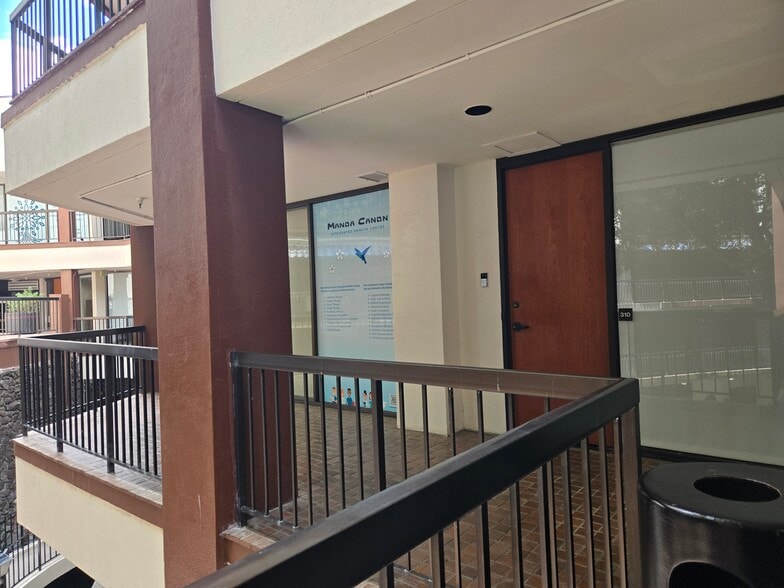 400 Hobron Ln, Honolulu, HI à vendre - Photo du bâtiment - Image 3 de 20