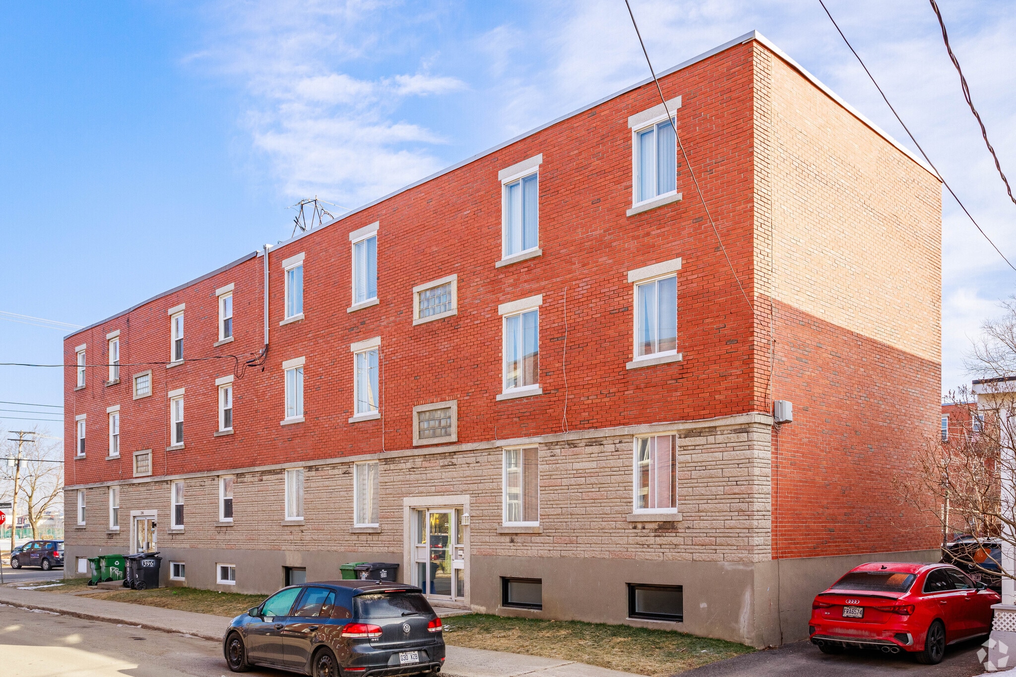 390 9e Av, Montréal, QC for sale Primary Photo- Image 1 of 4