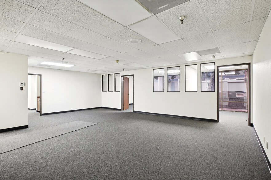 12753 Moore St, Cerritos, CA à louer - Photo du bâtiment - Image 2 de 6