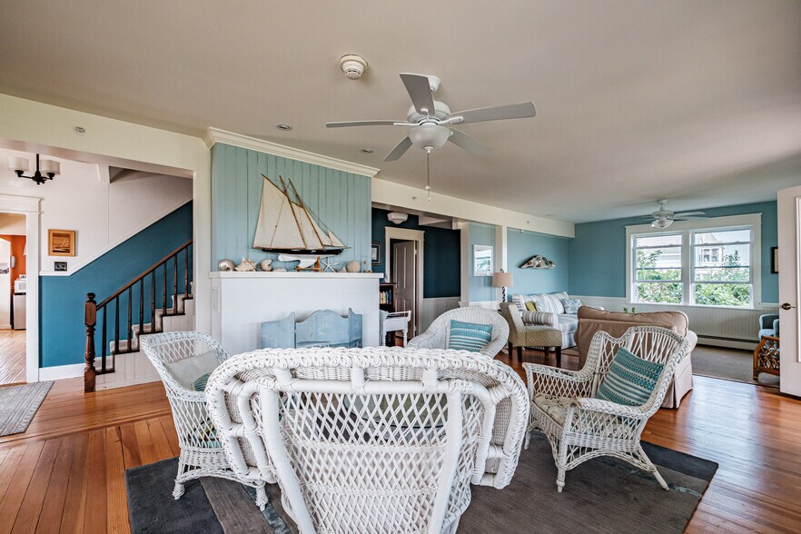2 Colby Ave, Old Orchard Beach, ME à vendre - Photo du bâtiment - Image 3 de 26