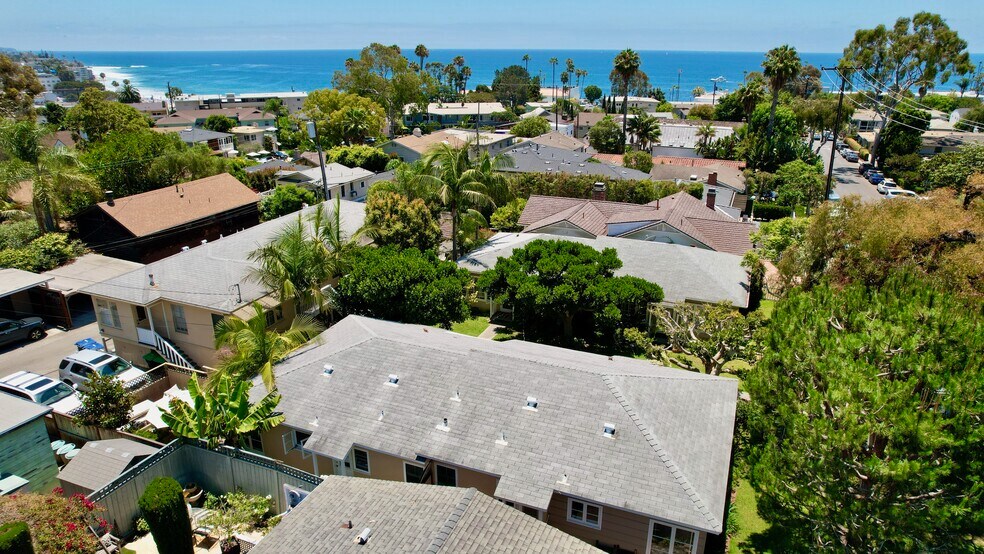 379 Aster St, Laguna Beach, CA à vendre - Photo du bâtiment - Image 2 de 39