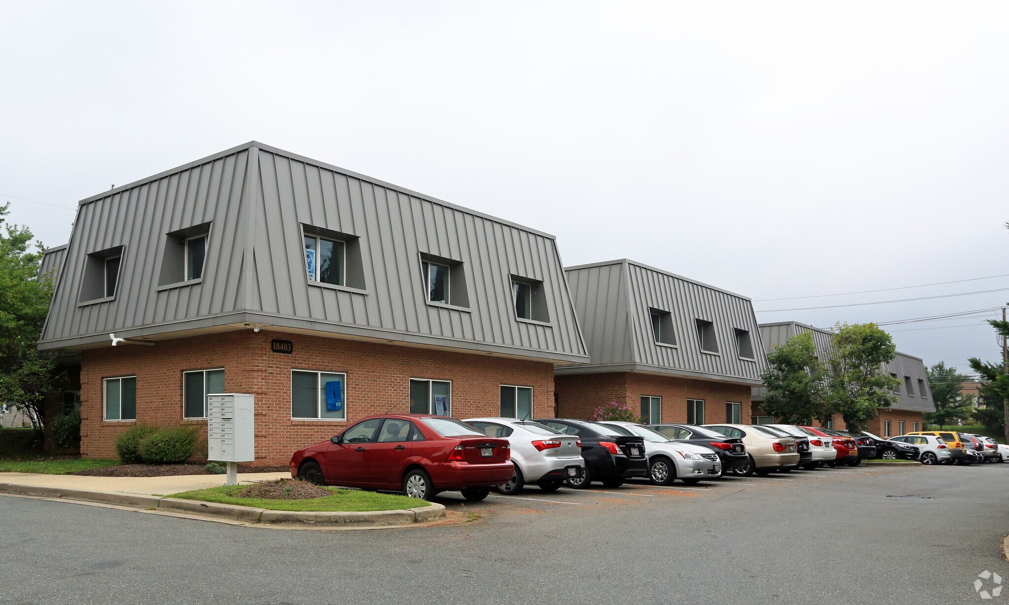 18401-18403 Woodfield Rd, Gaithersburg, MD à louer Photo principale- Image 1 de 12