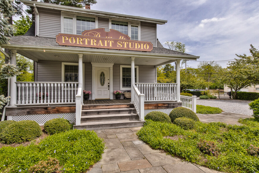 1904 New York Ave, Huntington Station, NY à vendre - Photo principale - Image 1 de 1