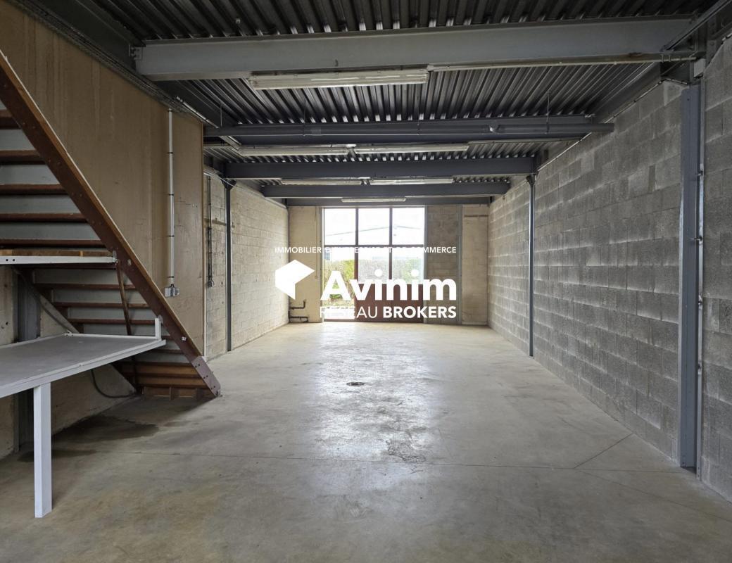 Industrial in Domont for lease Interior Photo- Image 1 of 6