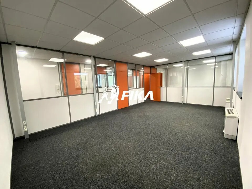 Office in Labège for lease Interior Photo- Image 1 of 8
