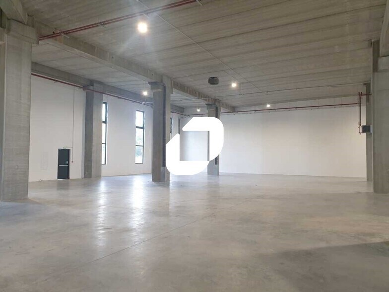 Flex dans Colombes à louer - Photo du bâtiment - Image 1 de 10