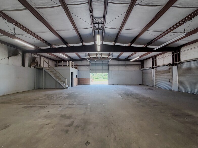 2337 Industrial Dr, Panama City, FL à vendre - Photo du bâtiment - Image 2 de 11