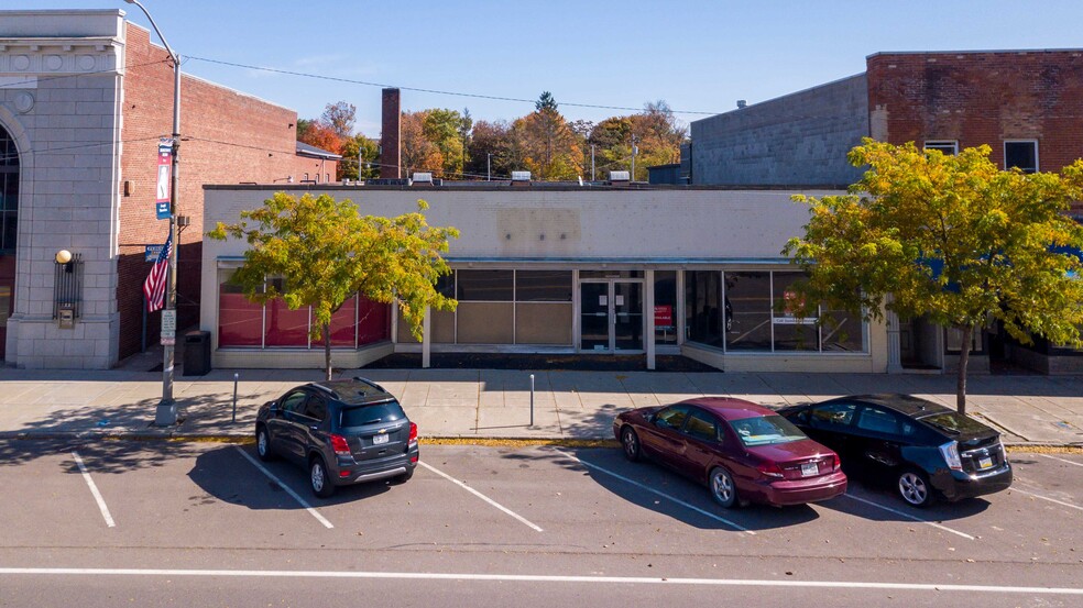 36 Liberty St, Bath, NY à louer - Photo du bâtiment - Image 1 de 25