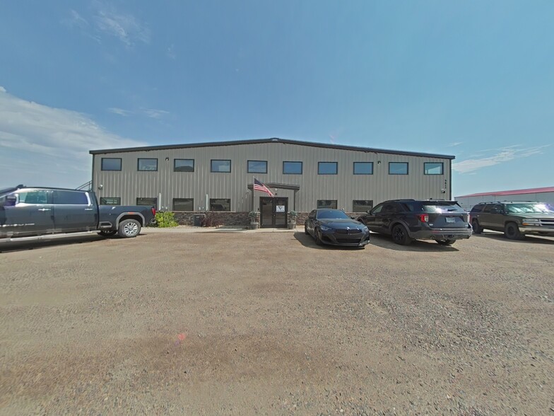 Williston Industrial Investment portefeuille de 7 propriétés à vendre sur LoopNet.ca - Photo principale - Image 3 de 9