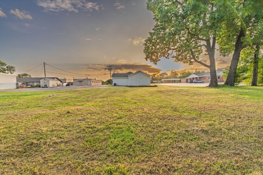 4527 Stonewall St, Greenville, TX à vendre - Photo du bâtiment - Image 3 de 14