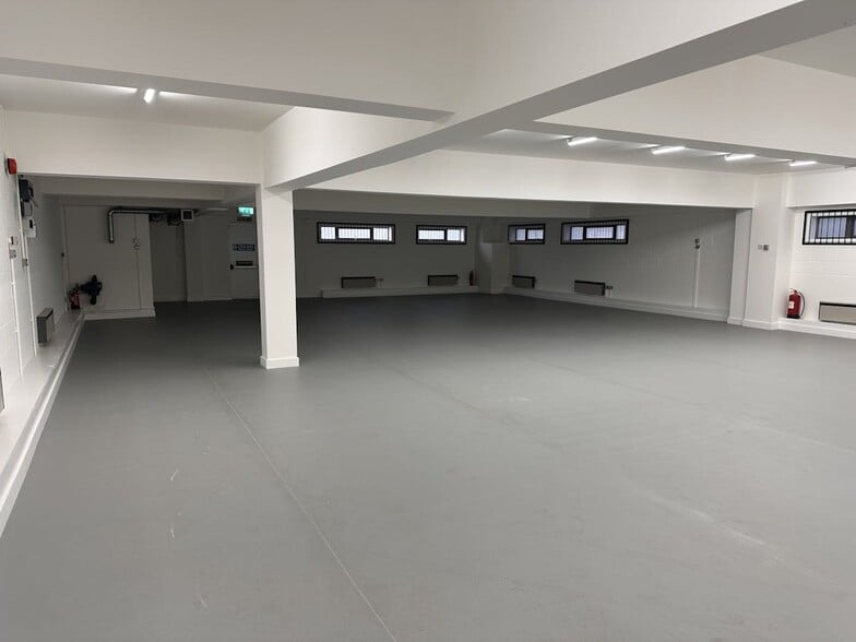 101-103 Tonbridge Rd, Tonbridge for lease - Interior Photo - Image 2 of 2