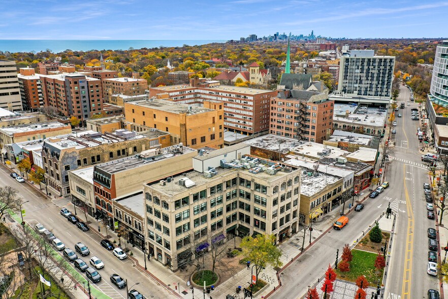 630 Davis St, Evanston, IL à louer - Photo du bâtiment - Image 2 de 5