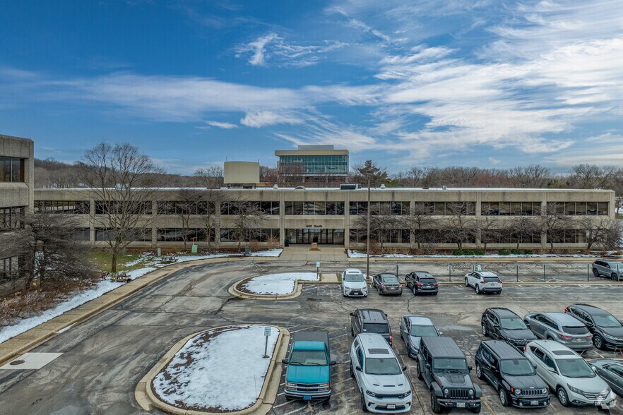 400 S Executive Dr, Brookfield, WI for lease - Building Photo - Image 2 of 5