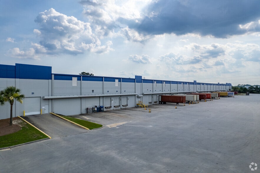 40 Sonny Perdue Dr, Garden City, GA for lease - Building Photo - Image 3 of 4