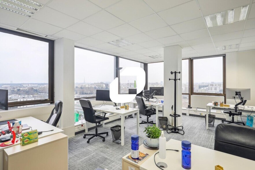 Bureau dans Saint-Cloud à vendre - Photo intérieure - Image 3 de 12