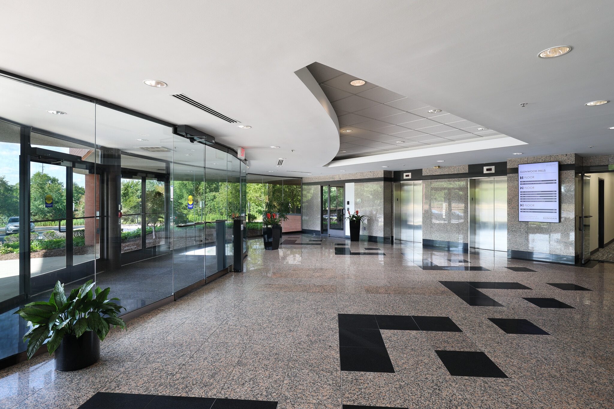 3196 Kraft Ave SE, Grand Rapids, MI for lease Building Photo- Image 1 of 7
