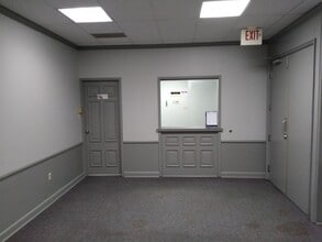 500 S University Ave, Little Rock, AR for lease Interior Photo- Image 2 of 6