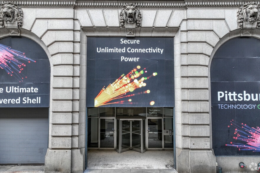 322 Fourth Ave, Pittsburgh, PA à louer - Photo du bâtiment - Image 3 de 8