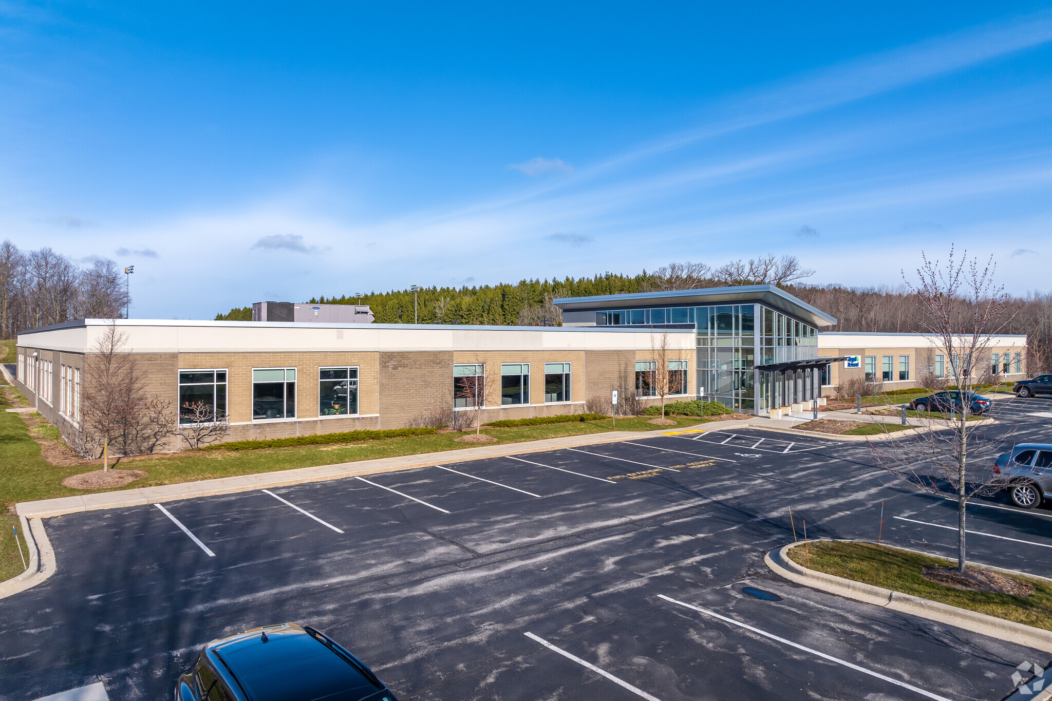 1051 Cheyenne Ave, Grafton, WI for sale Primary Photo- Image 1 of 1