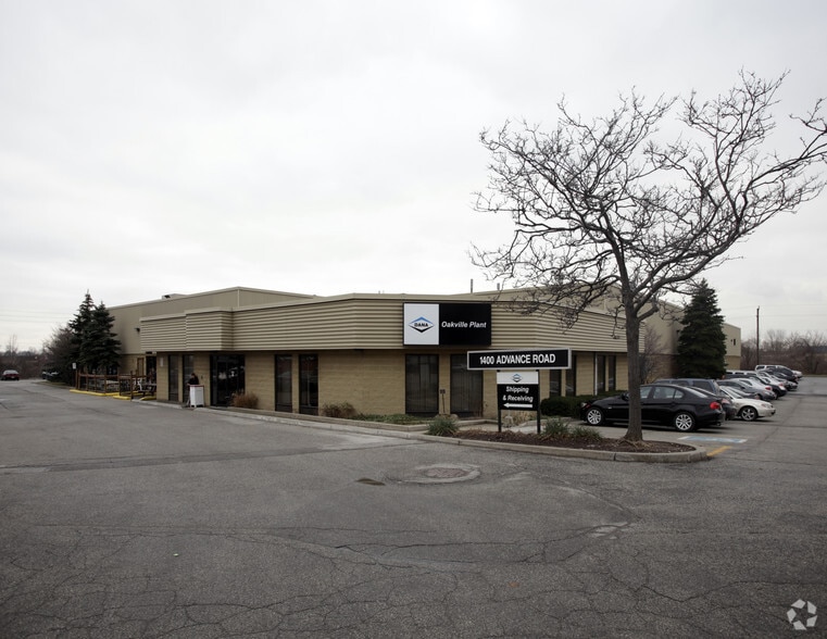 1400 Advance Rd, Oakville, ON à vendre - Photo du bâtiment - Image 2 de 3