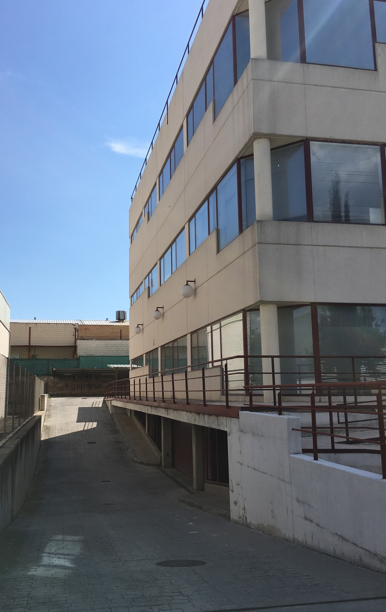Office in Tres Cantos, Madrid for sale Building Photo- Image 1 of 2