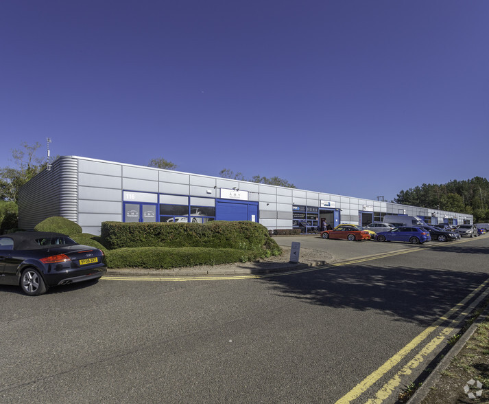 100-116 Tanners Dr, Milton Keynes for lease - Building Photo - Image 1 of 1