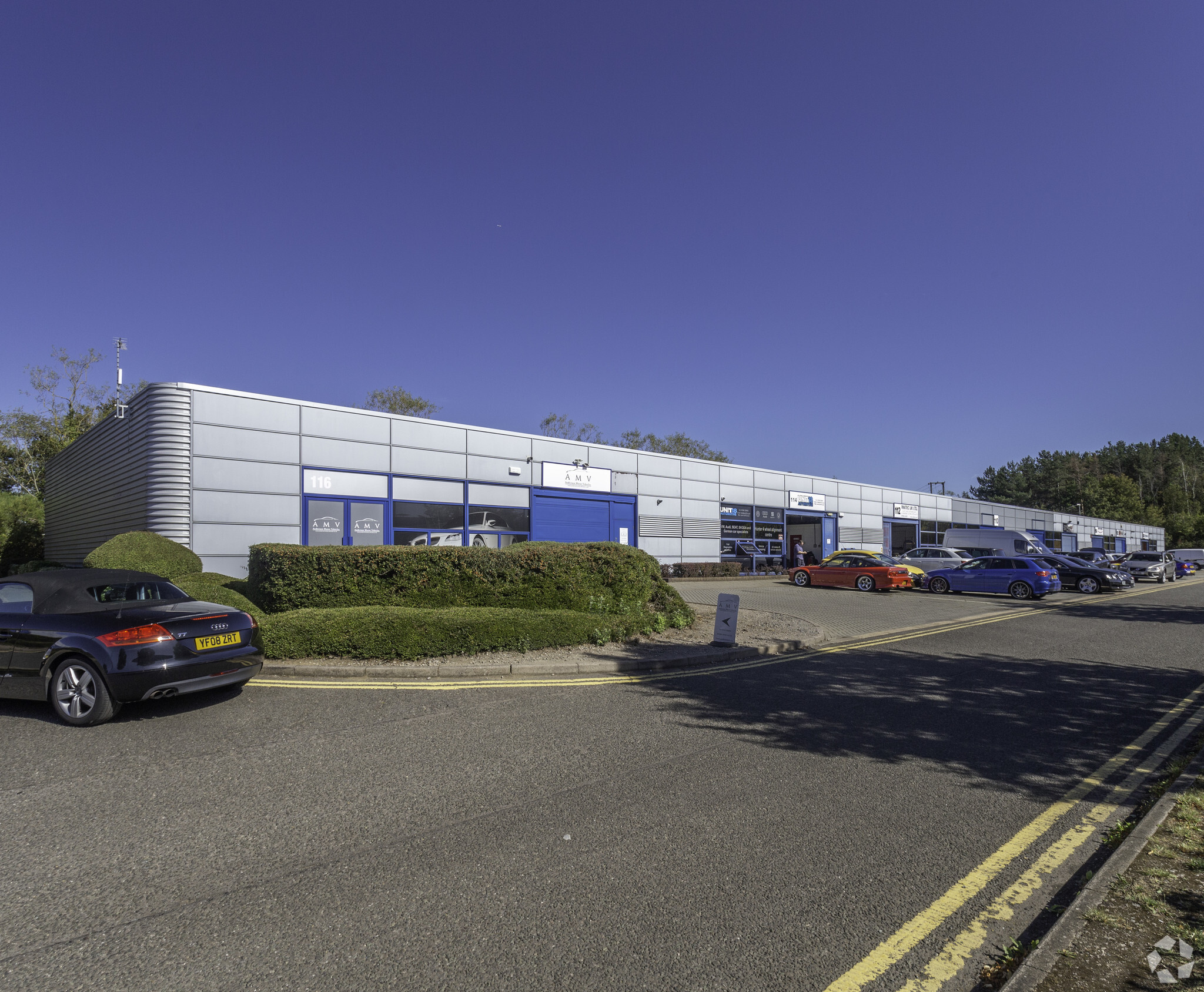 100-116 Tanners Dr, Milton Keynes for lease Building Photo- Image 1 of 2