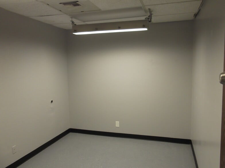 13550-13570 Palm Dr, Desert Hot Springs, CA à louer - Photo intérieure - Image 2 de 20