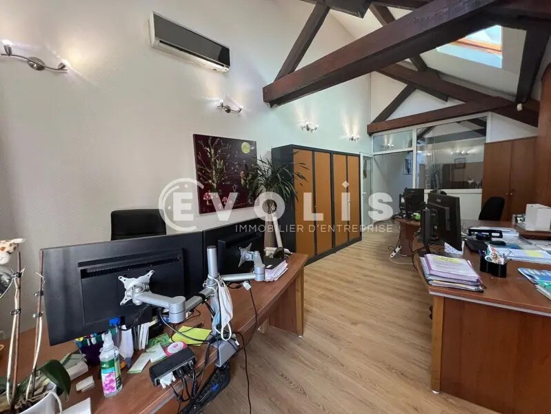 Office in Les Ulis for sale Interior Photo- Image 1 of 16