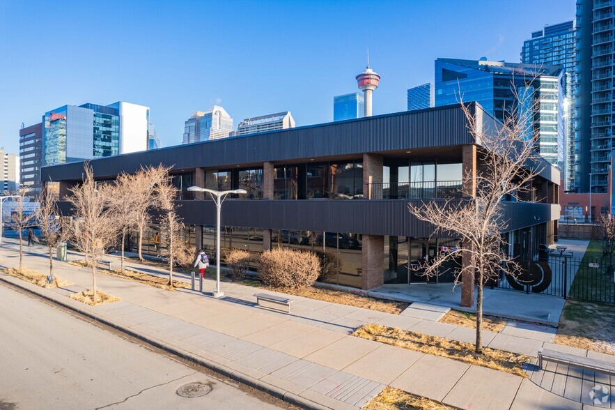 1212 1st St SE, Calgary, AB à louer - Photo du bâtiment - Image 1 de 13