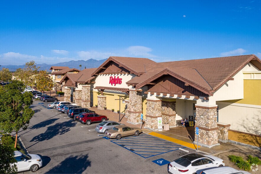 23600-23760 El Toro Rd, Lake Forest, CA à louer - Photo du bâtiment - Image 2 de 24